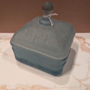 Vintage Indiana Glass Frosted Blue Bee Box CALLOUT